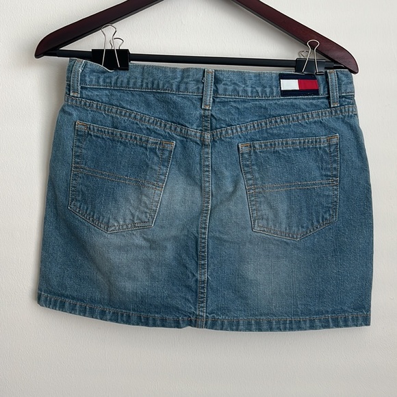 Tommy Hilfiger mini skirt - Picture 3 of 5